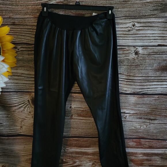 Jessica Simpson Maternity pants faux leather black front Women's XL NWT - Picture 2 of 8